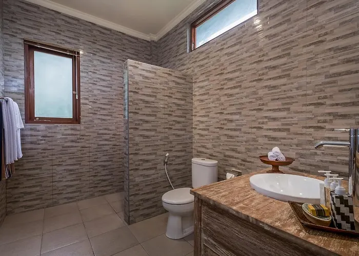 Puri Astina Villa *